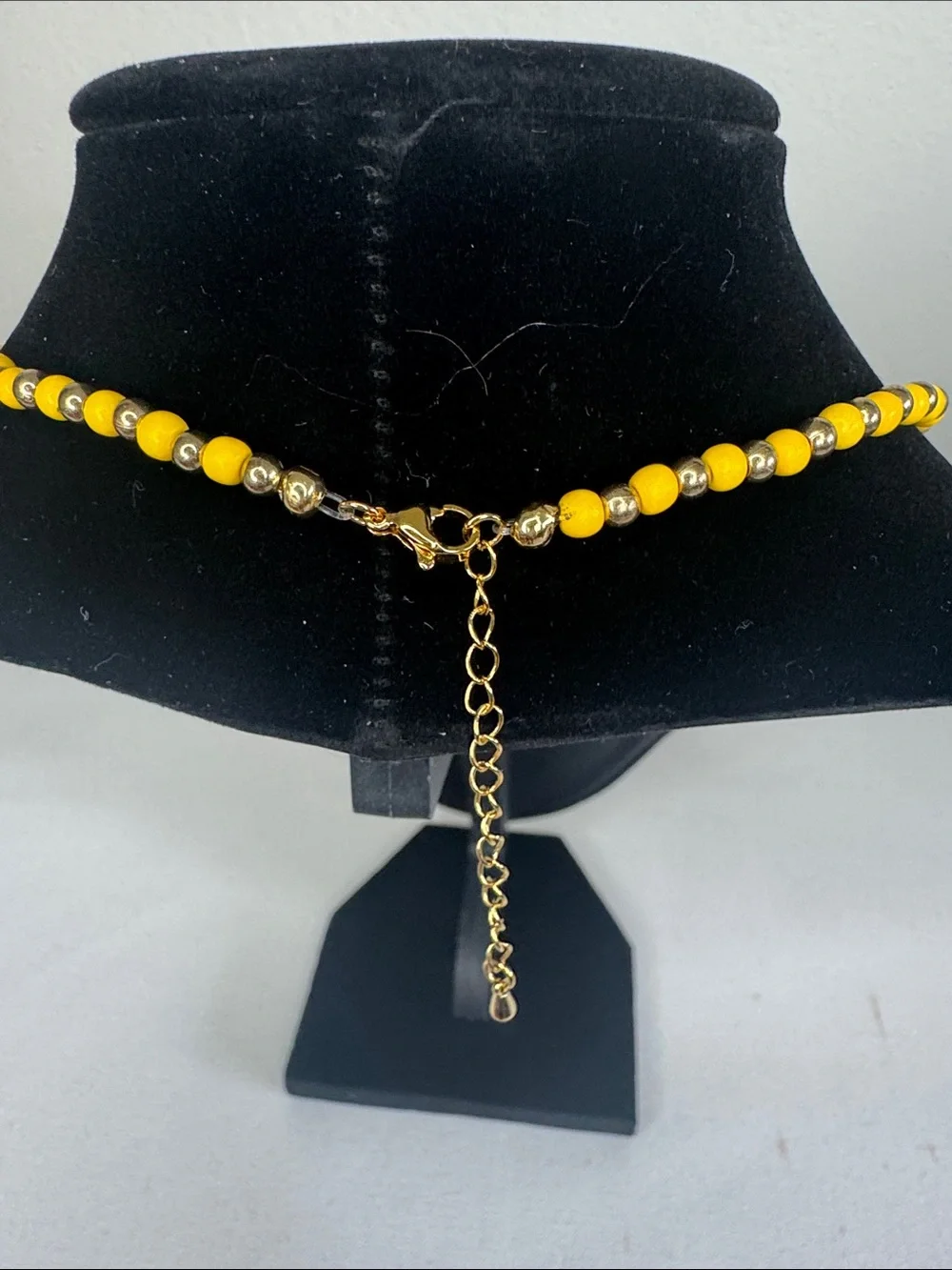 Yellow/Goldtone Beaded Fish & Evil Eye Charms Necklace - Unbranded 18”.